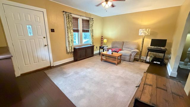 54 FINLEY AVE, Hamilton, NJ 08610