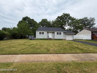 3 Greenway Street, Hazlet, NJ 07730