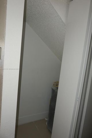 8098 NW 99th Terrace, Hialeah Gardens, FL 33016