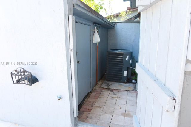8098 NW 99th Terrace, Hialeah Gardens, FL 33016