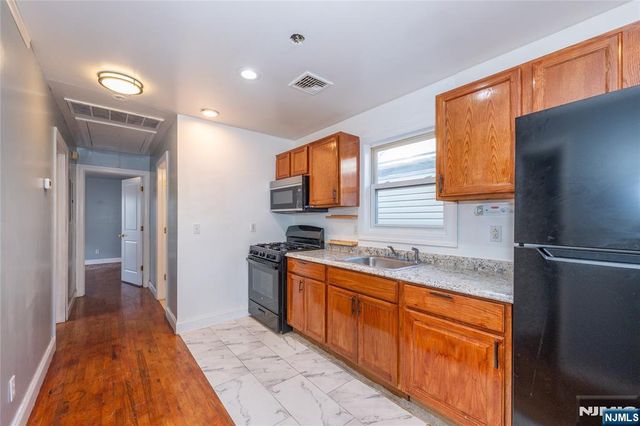 28 Highland Street, Paterson, NJ 07524