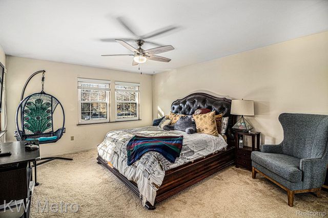 25062 Oakbrooke Drive, Southfield, MI 48033