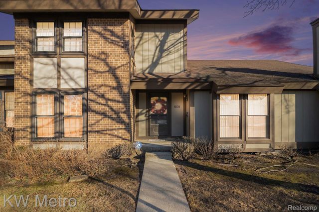 25062 Oakbrooke Drive, Southfield, MI 48033