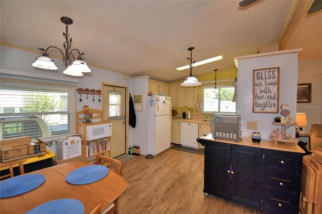 447 VILLAGE CIRCLE SW, Winter Haven, FL 33880