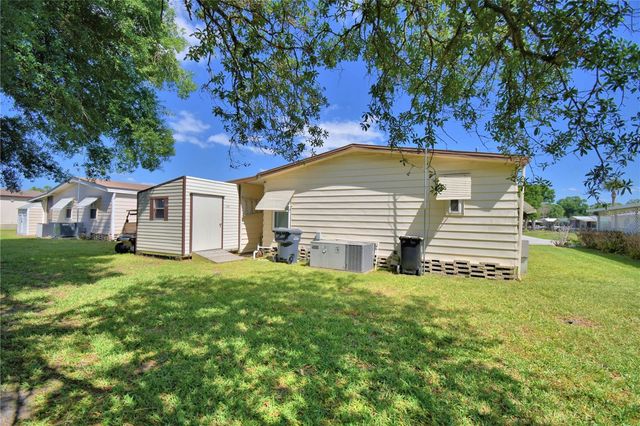 447 VILLAGE CIRCLE SW, Winter Haven, FL 33880
