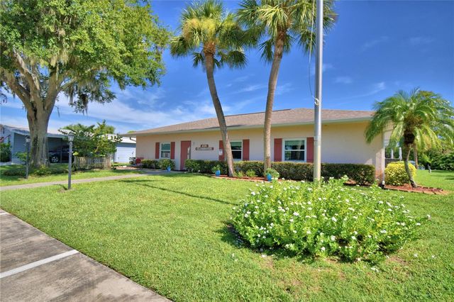 447 VILLAGE CIRCLE SW, Winter Haven, FL 33880