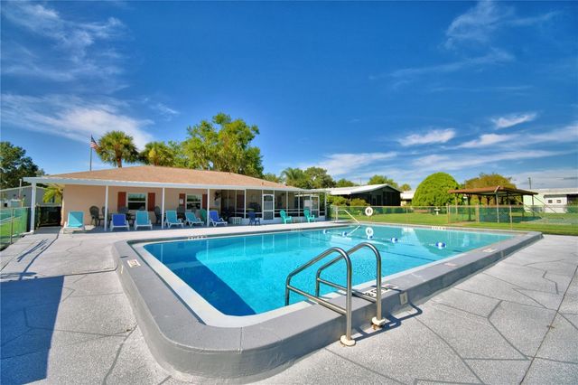 447 VILLAGE CIRCLE SW, Winter Haven, FL 33880