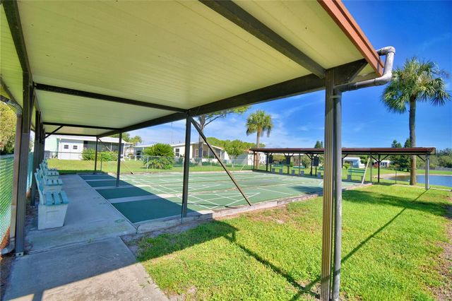 447 VILLAGE CIRCLE SW, Winter Haven, FL 33880