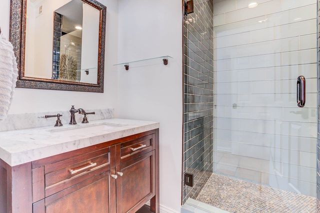 8469 WOOD BRIAR DR, Germantown, TN 38138