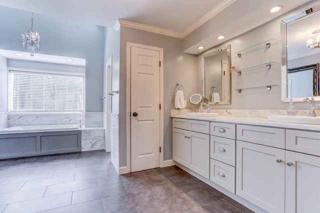 8469 WOOD BRIAR DR, Germantown, TN 38138