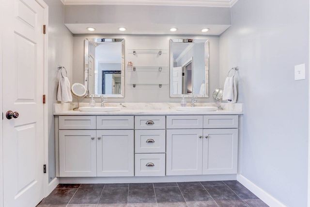 8469 WOOD BRIAR DR, Germantown, TN 38138