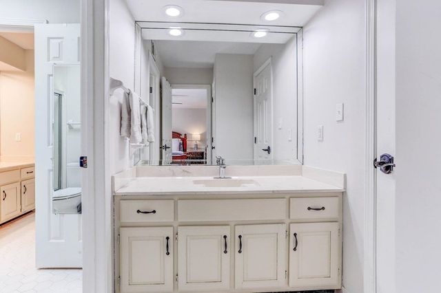 8469 WOOD BRIAR DR, Germantown, TN 38138