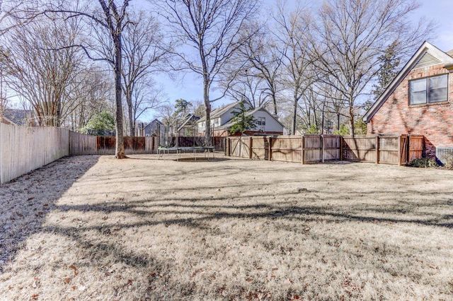 8469 WOOD BRIAR DR, Germantown, TN 38138