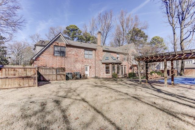 8469 WOOD BRIAR DR, Germantown, TN 38138