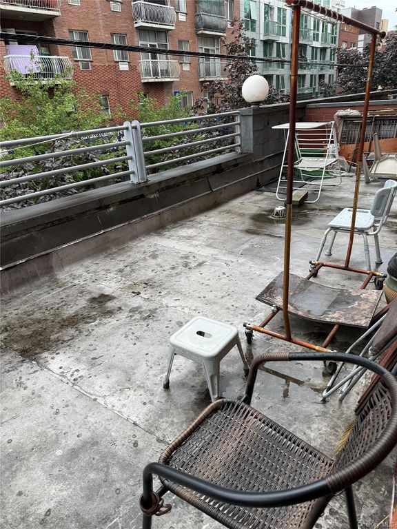 41-05 College Point Boulevard 2F, Flushing, NY 11355 — photo 2