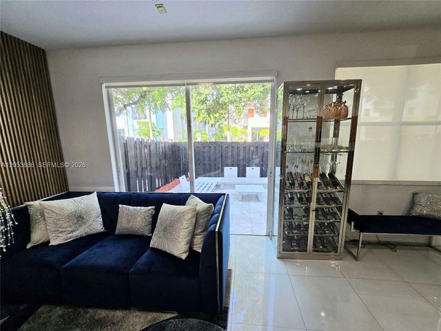 7831 NW 107th Court, Doral, FL 33178