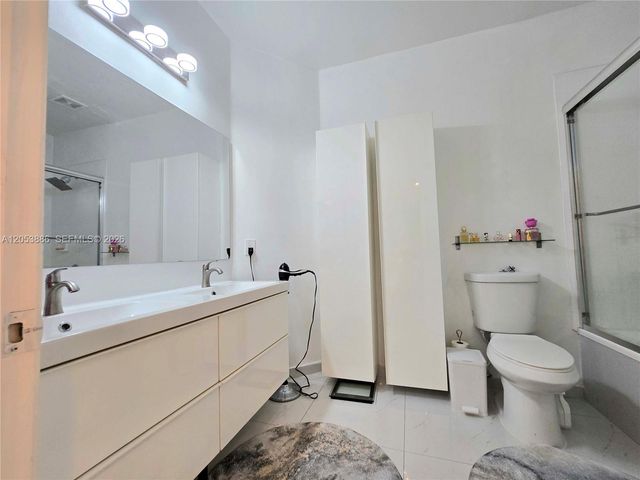 7831 NW 107th Court, Doral, FL 33178