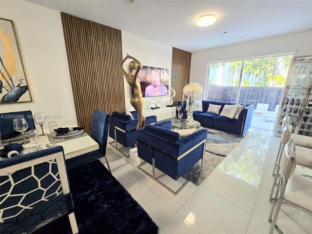 7831 NW 107th Court, Doral, FL 33178