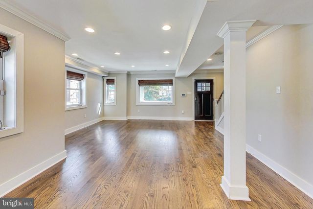 1330 STAPLES ST NE, Washington, DC 20002