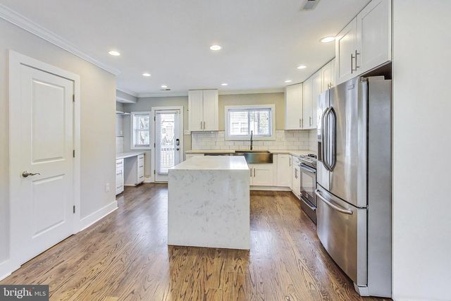 1330 STAPLES ST NE, Washington, DC 20002