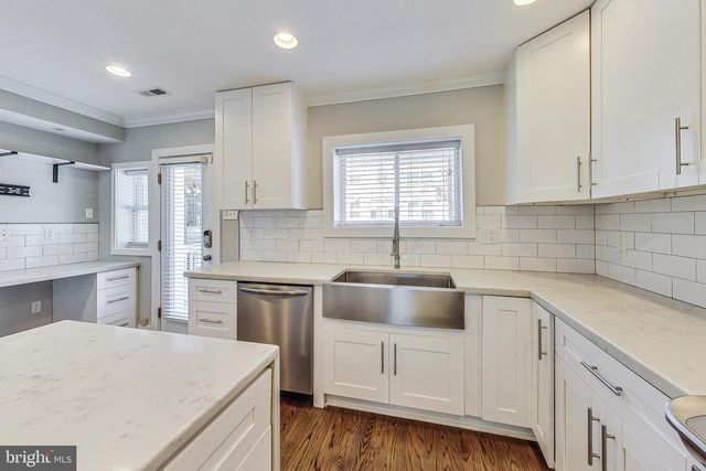 1330 STAPLES ST NE, Washington, DC 20002