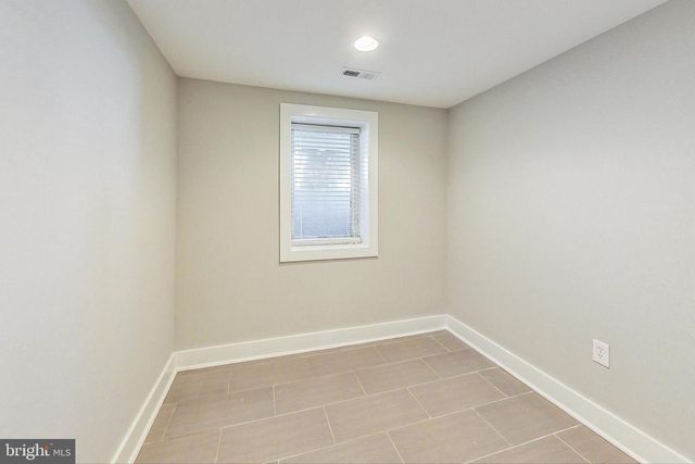 1330 STAPLES ST NE, Washington, DC 20002