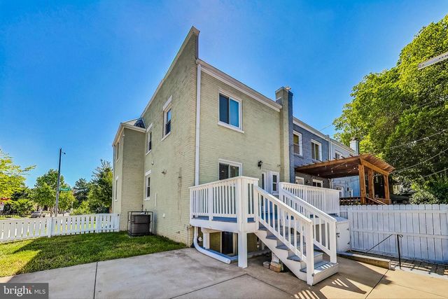 1330 STAPLES ST NE, Washington, DC 20002