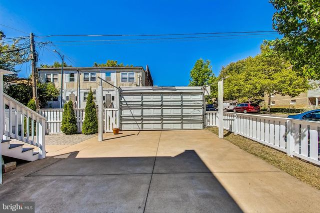 1330 STAPLES ST NE, Washington, DC 20002