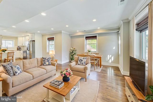 1330 STAPLES ST NE, Washington, DC 20002