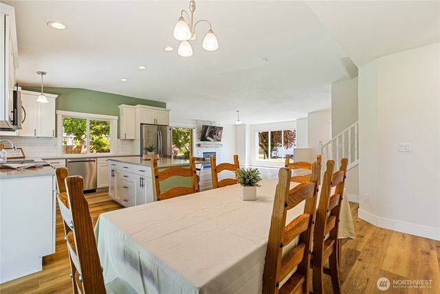 1864 19th Street Court, Lynden, WA 98264