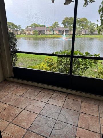 712 Sunny Pine Way, Greenacres, FL 33415