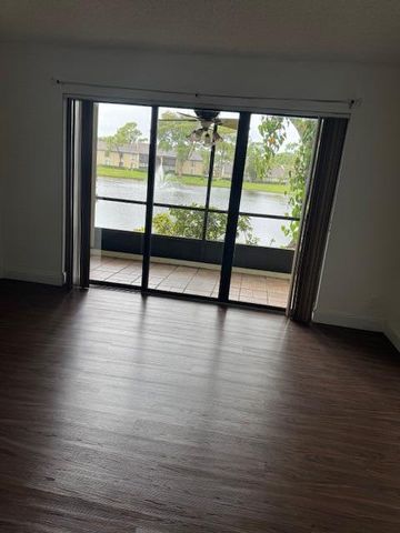 712 Sunny Pine Way, Greenacres, FL 33415