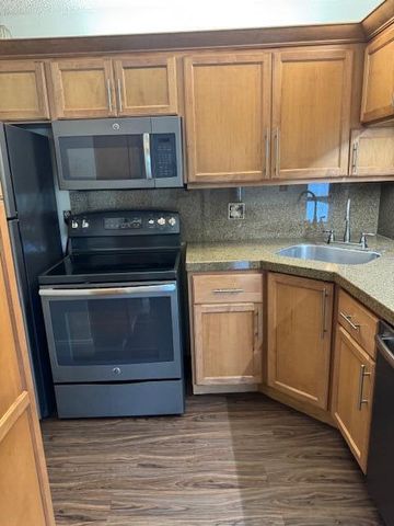 712 Sunny Pine Way, Greenacres, FL 33415