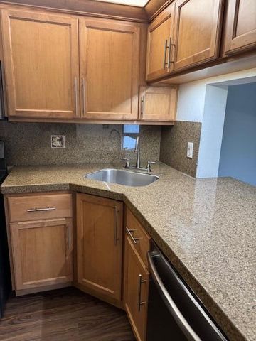 712 Sunny Pine Way, Greenacres, FL 33415