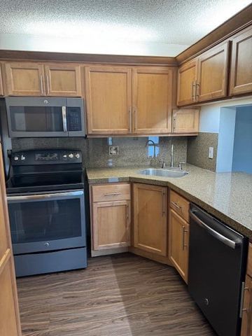 712 Sunny Pine Way, Greenacres, FL 33415