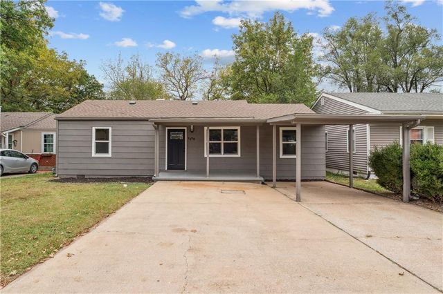 1512 Charles Avenue, Osawatomie, KS 66064