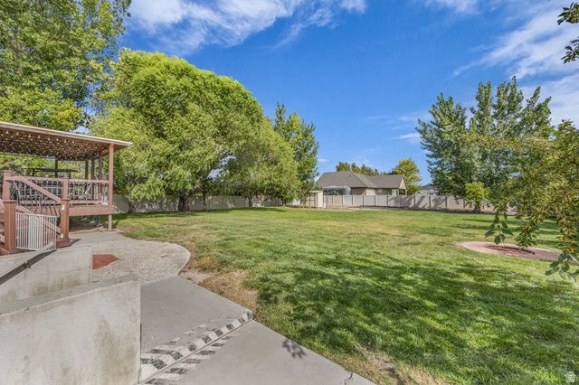 6014 W 5300 S, Hooper, UT 84315