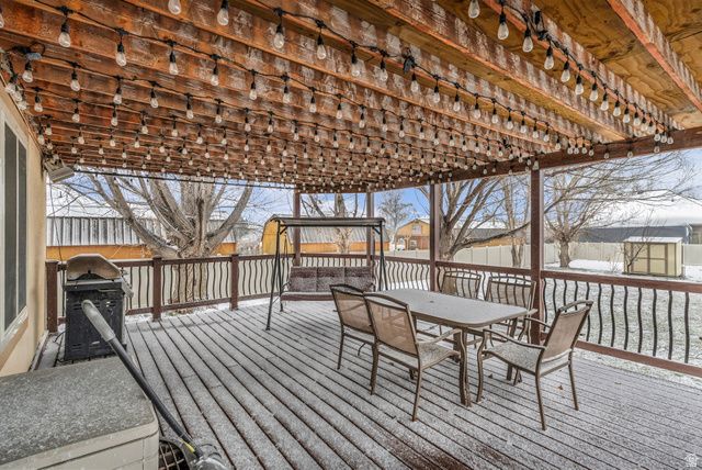 6014 W 5300 S, Hooper, UT 84315