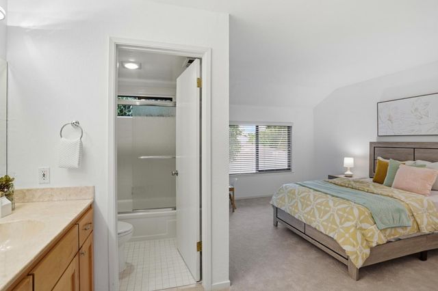 1993 Plymouth Street 11, Mountain View, CA 94043