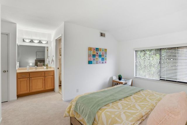 1993 Plymouth Street 11, Mountain View, CA 94043