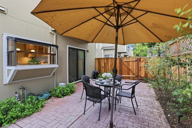 1993 Plymouth Street 11, Mountain View, CA 94043