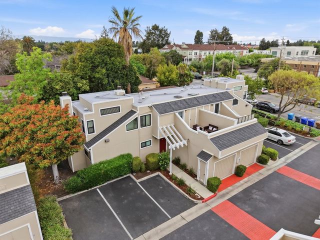 1993 Plymouth Street 11, Mountain View, CA 94043