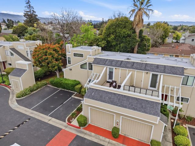 1993 Plymouth Street 11, Mountain View, CA 94043