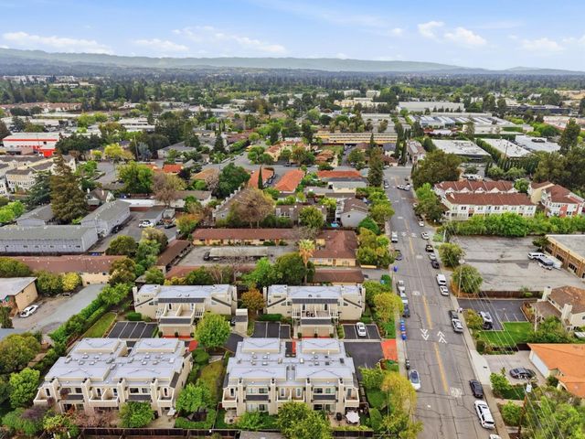 1993 Plymouth Street 11, Mountain View, CA 94043