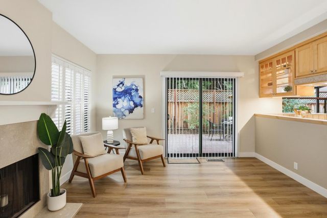 1993 Plymouth Street 11, Mountain View, CA 94043