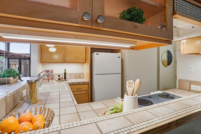 1993 Plymouth Street 11, Mountain View, CA 94043