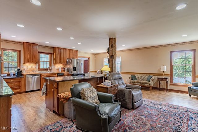 8051 Euclid Chardon Road, Kirtland, OH 44094