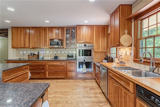 8051 Euclid Chardon Road, Kirtland, OH 44094