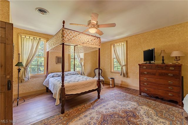 8051 Euclid Chardon Road, Kirtland, OH 44094