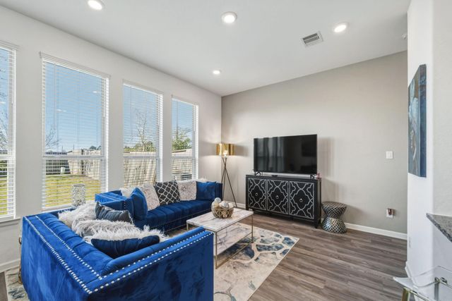 4018 Balboa Drive, Iowa Colony, TX 77583